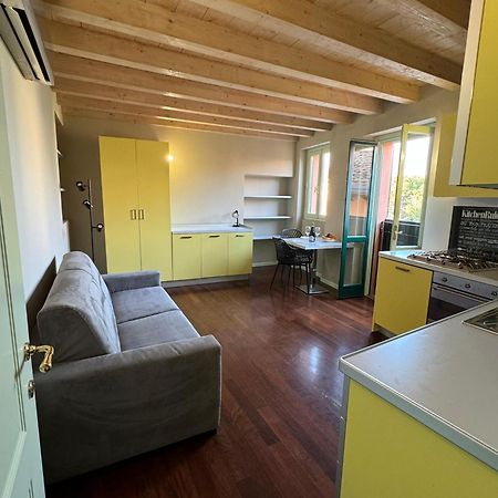 Splendid Apartment Desenzano del Garda Esterno foto