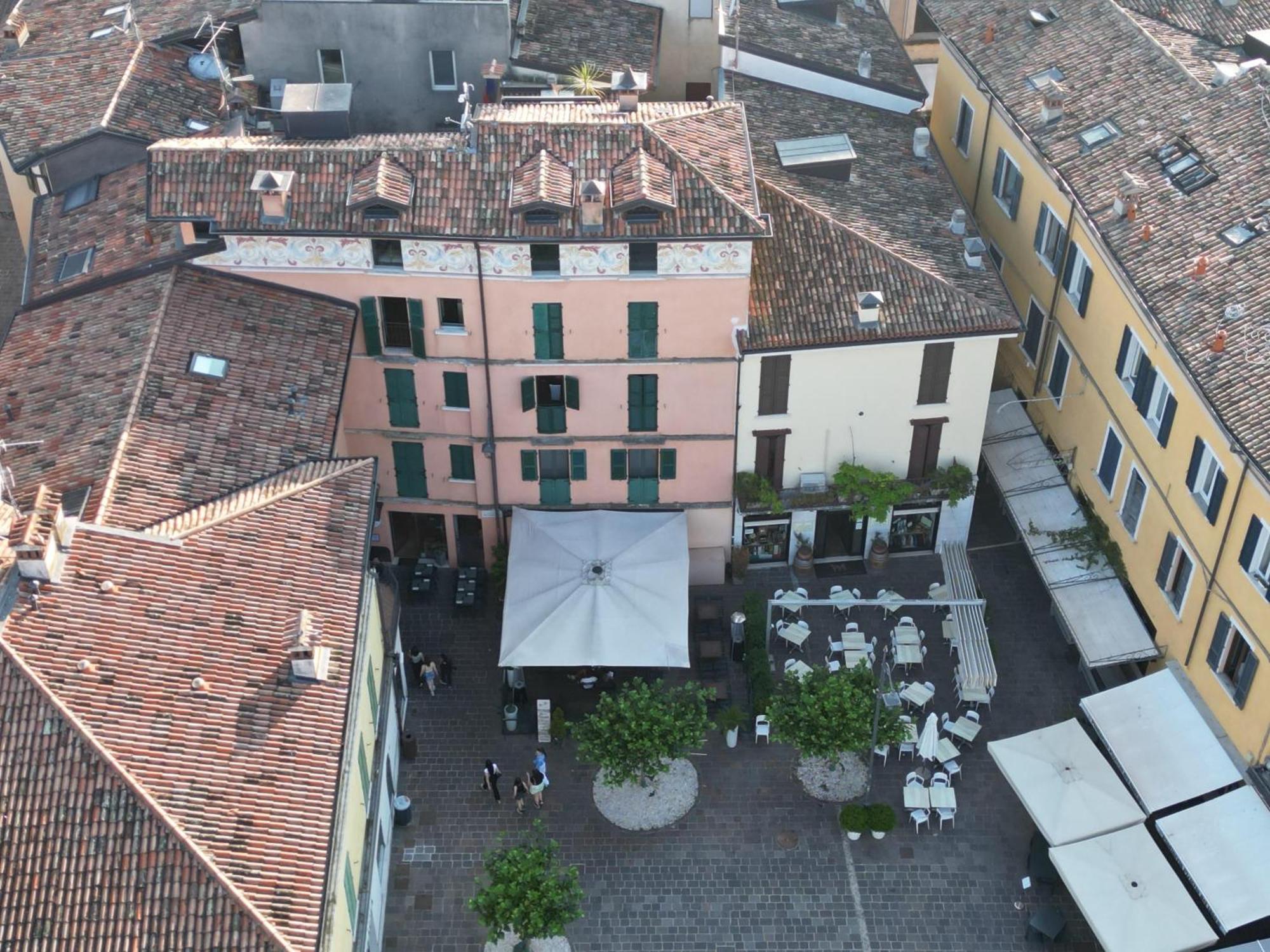 Splendid Apartment Desenzano del Garda Esterno foto