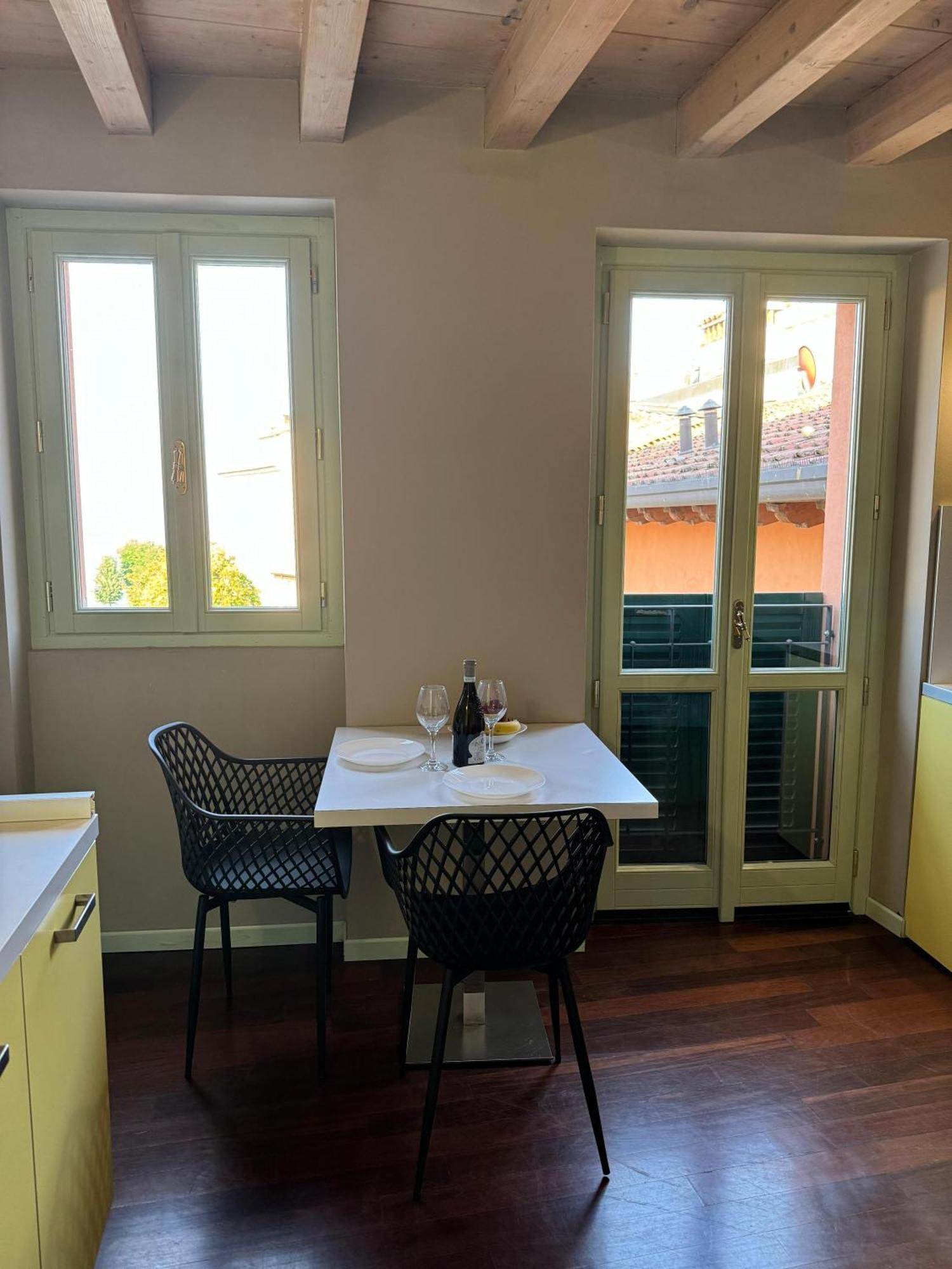 Splendid Apartment Desenzano del Garda Esterno foto