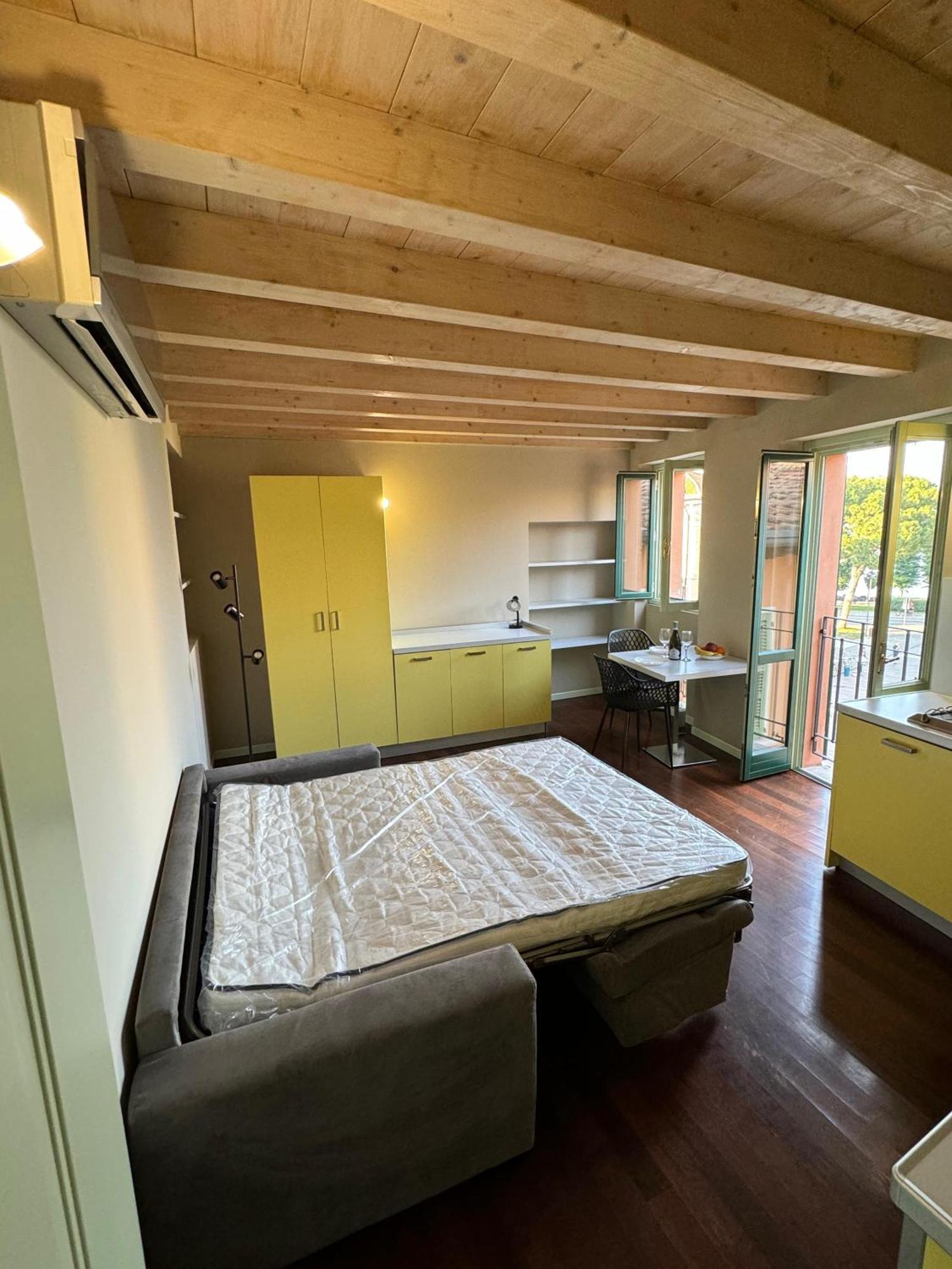 Splendid Apartment Desenzano del Garda Esterno foto