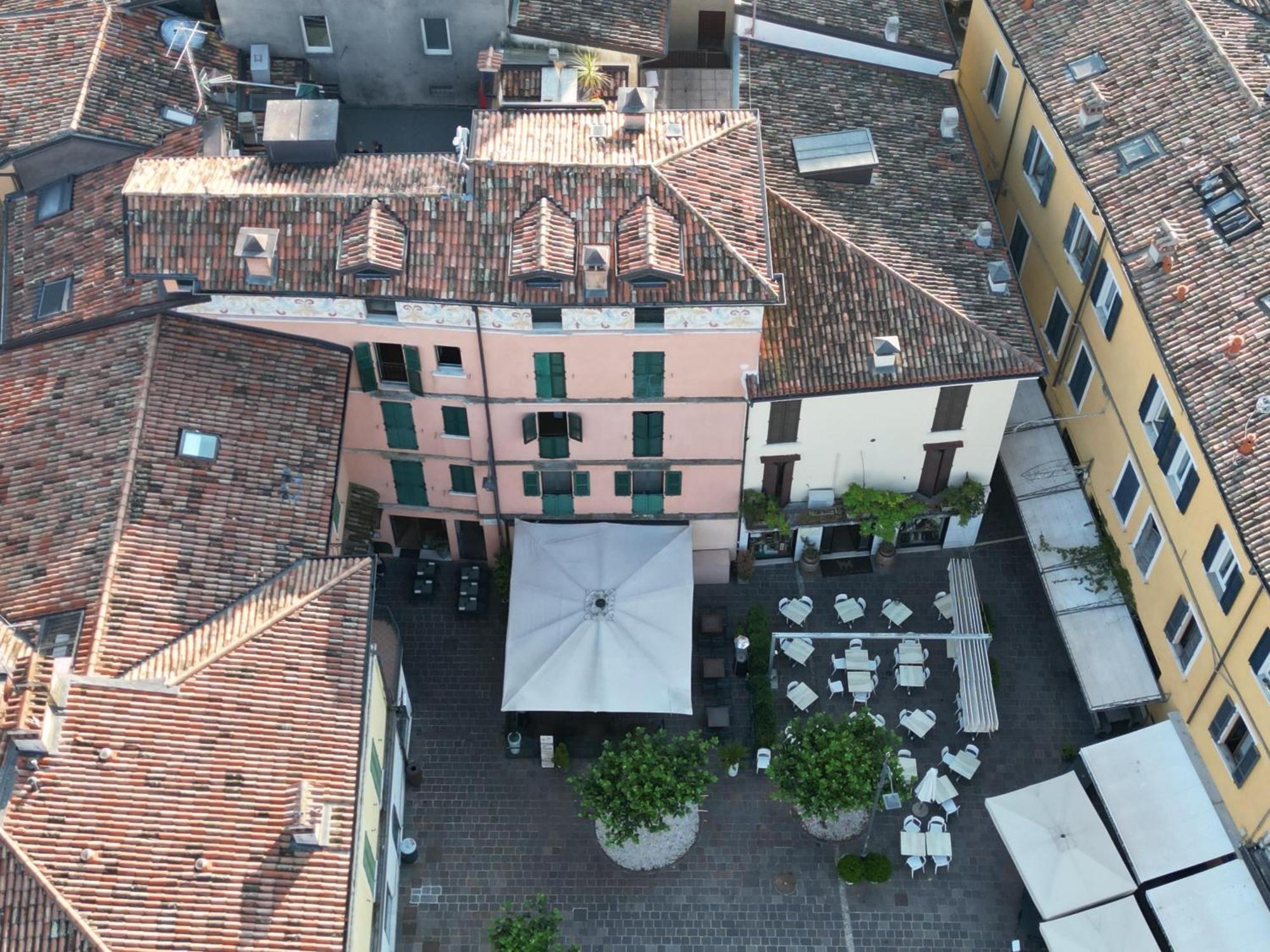 Splendid Apartment Desenzano del Garda Esterno foto