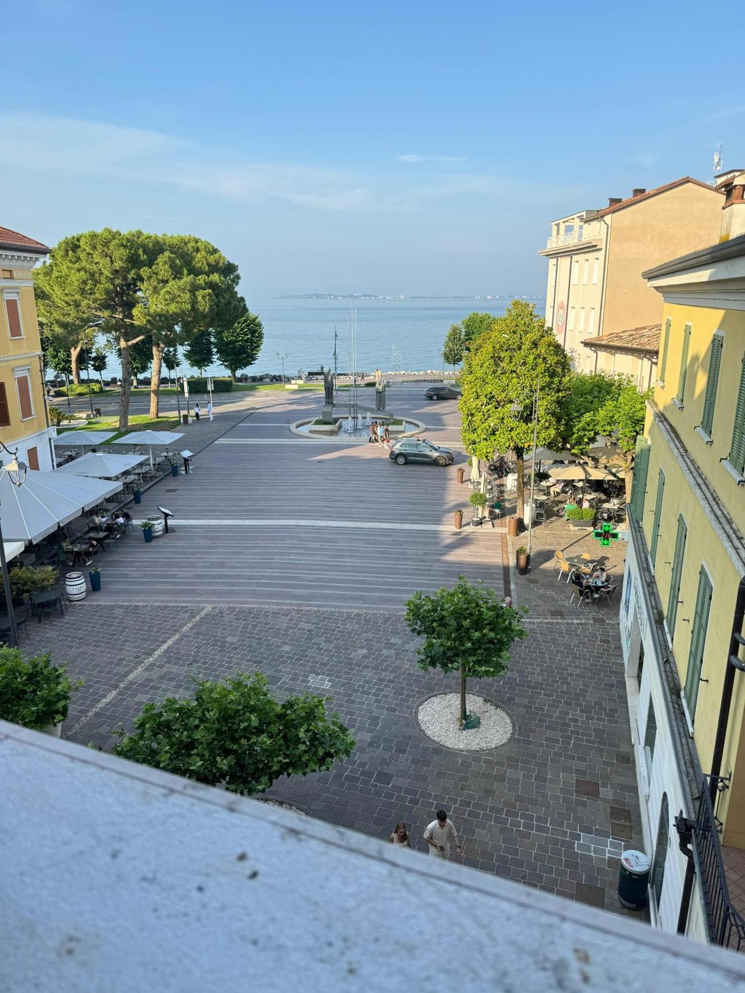 Splendid Apartment Desenzano del Garda Esterno foto