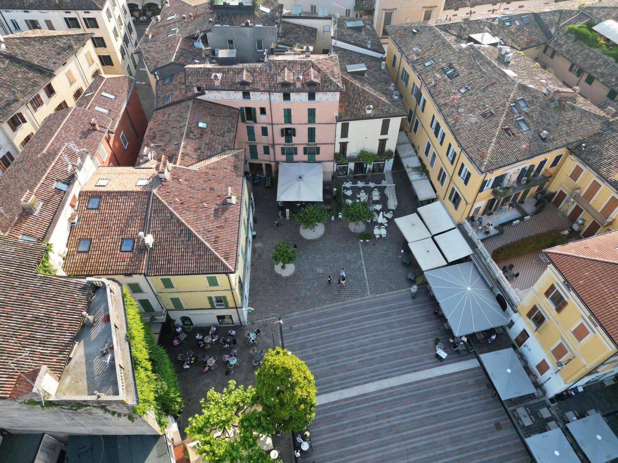 Splendid Apartment Desenzano del Garda Esterno foto